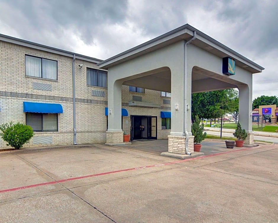 Quality Inn & Suites Grand Prairie South