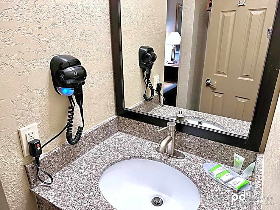 Travel Inn & Suites Flemington