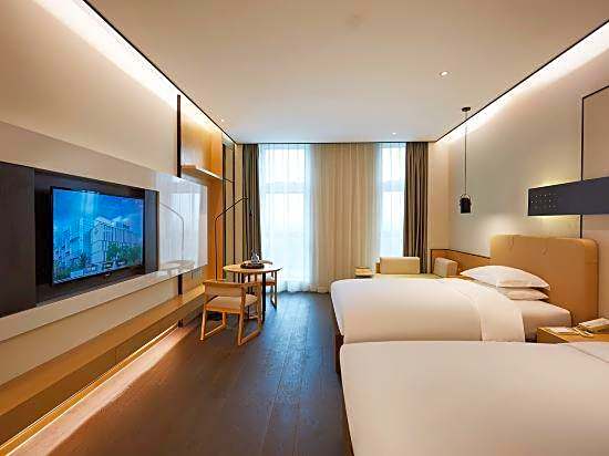 Yuhai Moqi Hotel (Hangzhou Bay Financial Plaza)