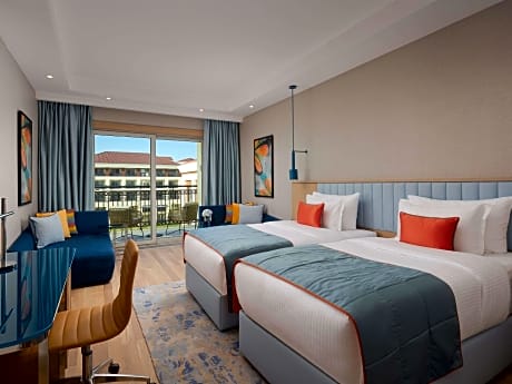 Deluxe Room Garden View Twinbed