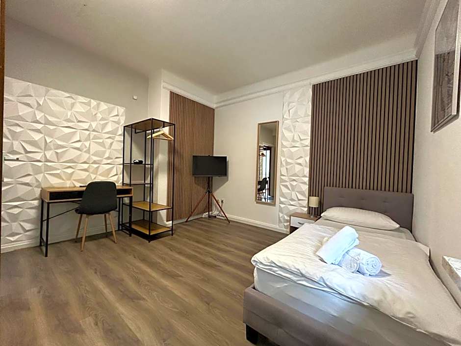 Riverside Airport Hotel