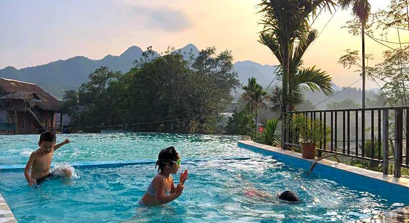 Mai Chau Sunset Boutique Hotel