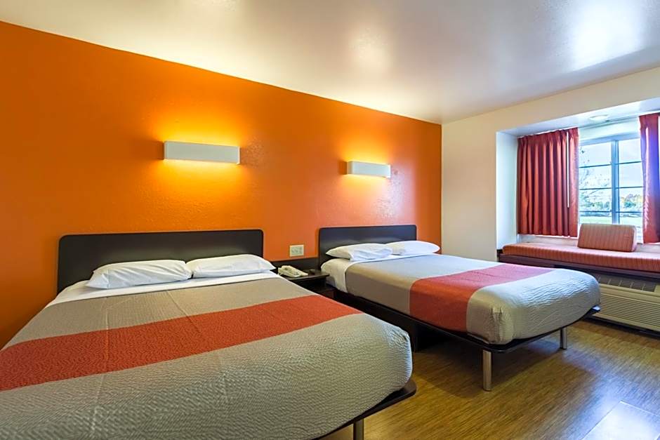 Motel 6-Huron, OH - Sandusky