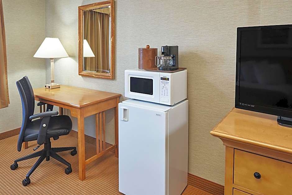 Howard Johnson Hotel Madison – Madison, WI