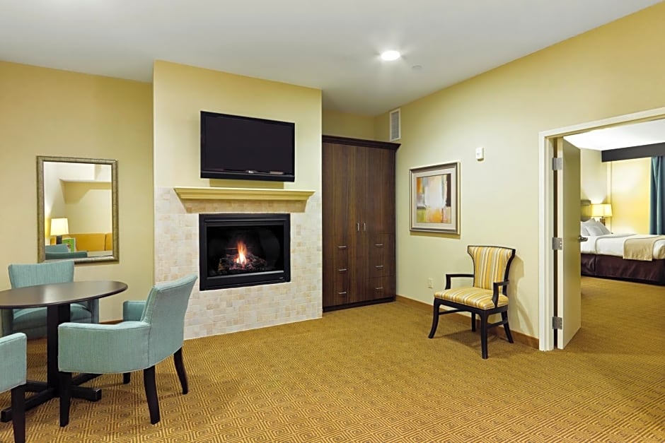 DoubleTree by Hilton Tinton Falls-Eatontown