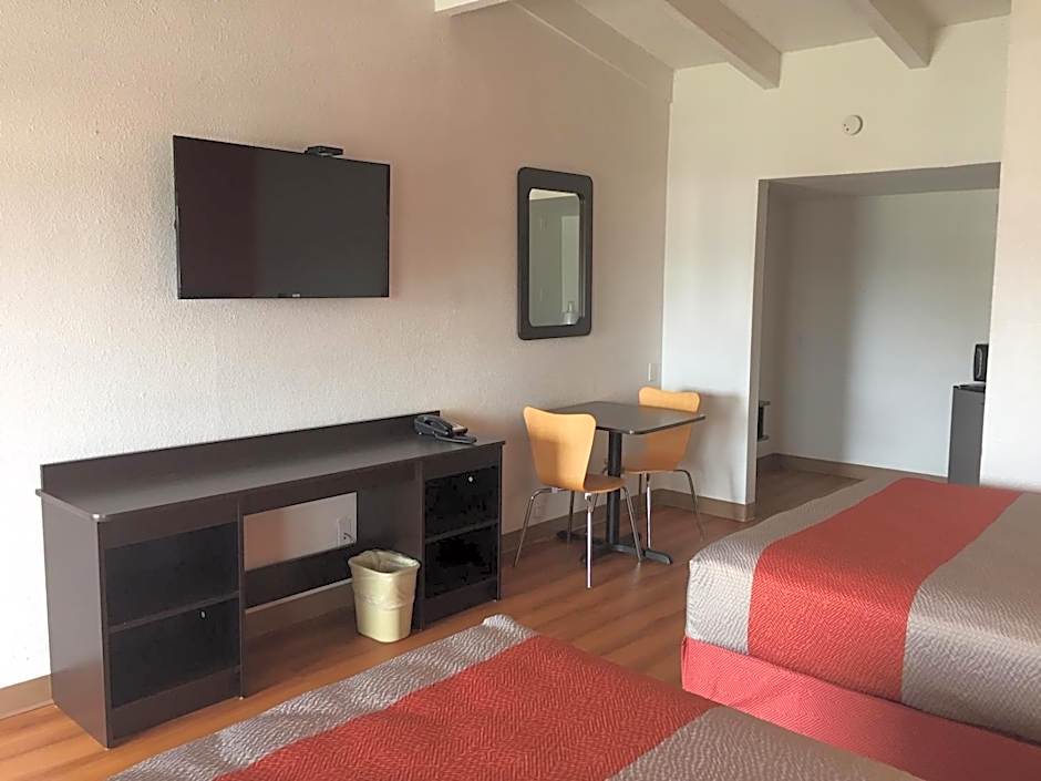 Motel 6-Waco, TX