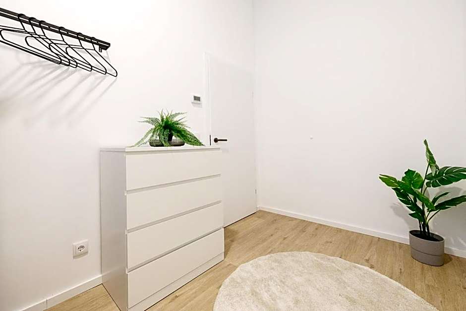 Central City Style Rooms by Home2