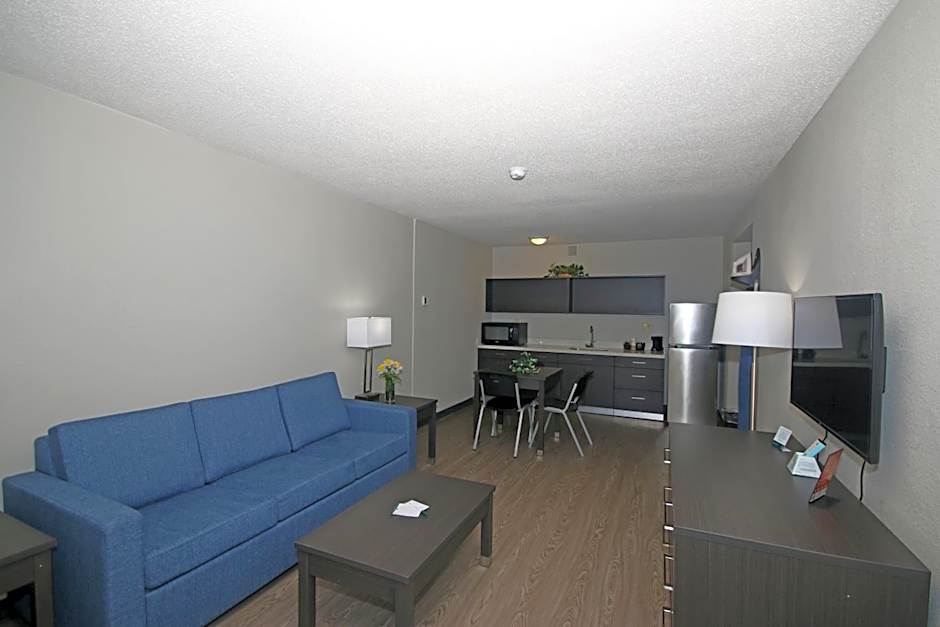 Clarion Pointe Statesville