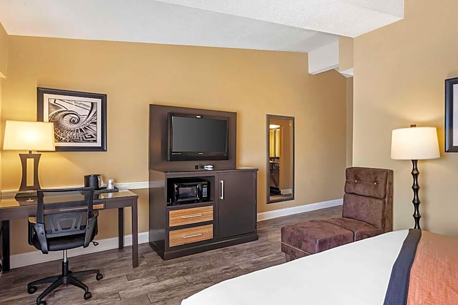 Best Western Plus Newark Airport West