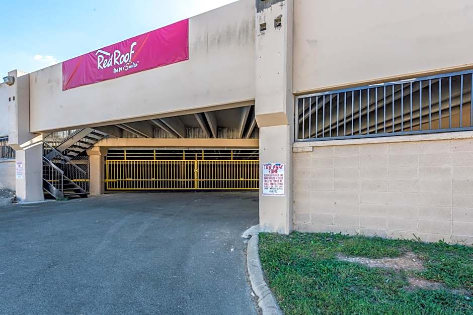 Red Roof Inn & Suites Pigeon Forge Parkway