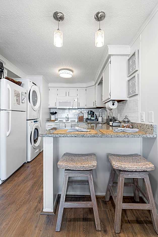 Ocean Block Condo 100 Steps From the Beach