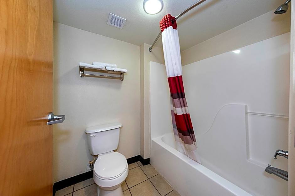 Red Roof Inn & Suites Biloxi - Ocean Springs