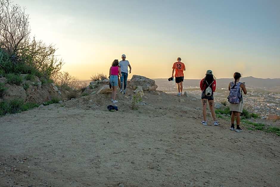 Mayan Monkey Hotel & Hostel Los Cabos