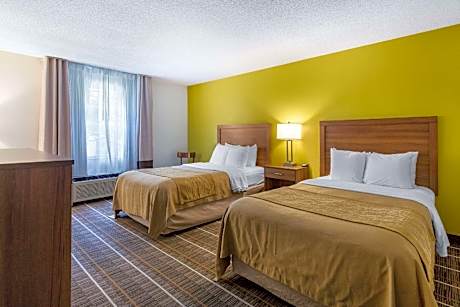 2 Double Beds, Nonsmoking, Accessible