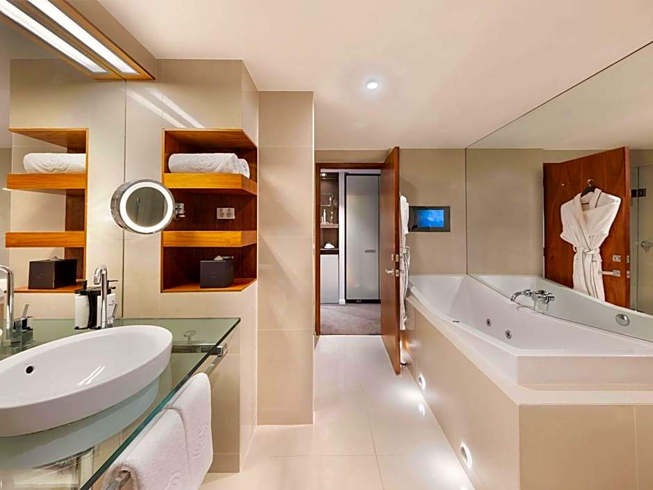 Sofitel Queenstown Hotel & Spa