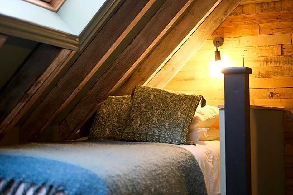 The Crown Inn Dial Post