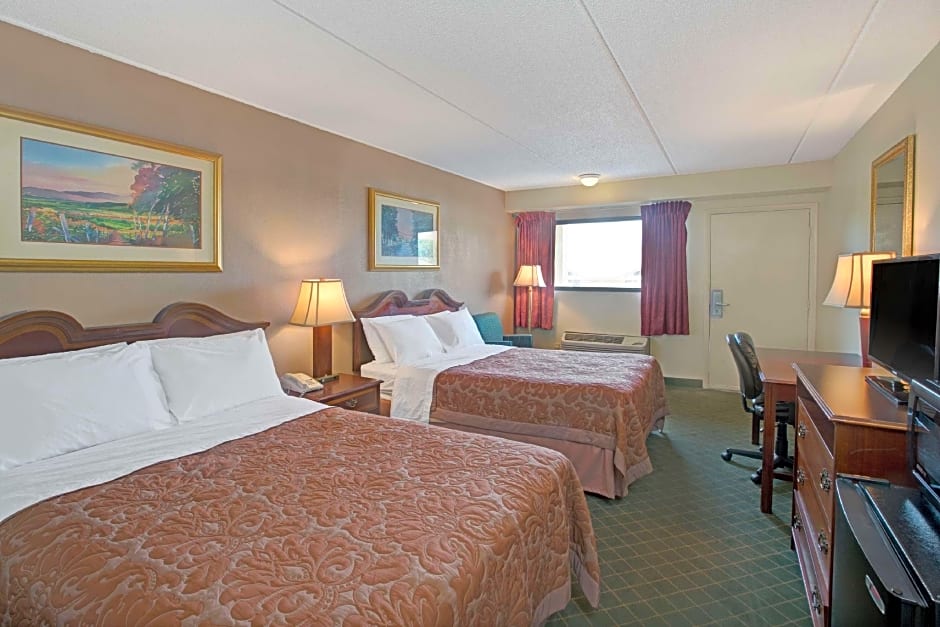 Super 8 by Wyndham Shelby