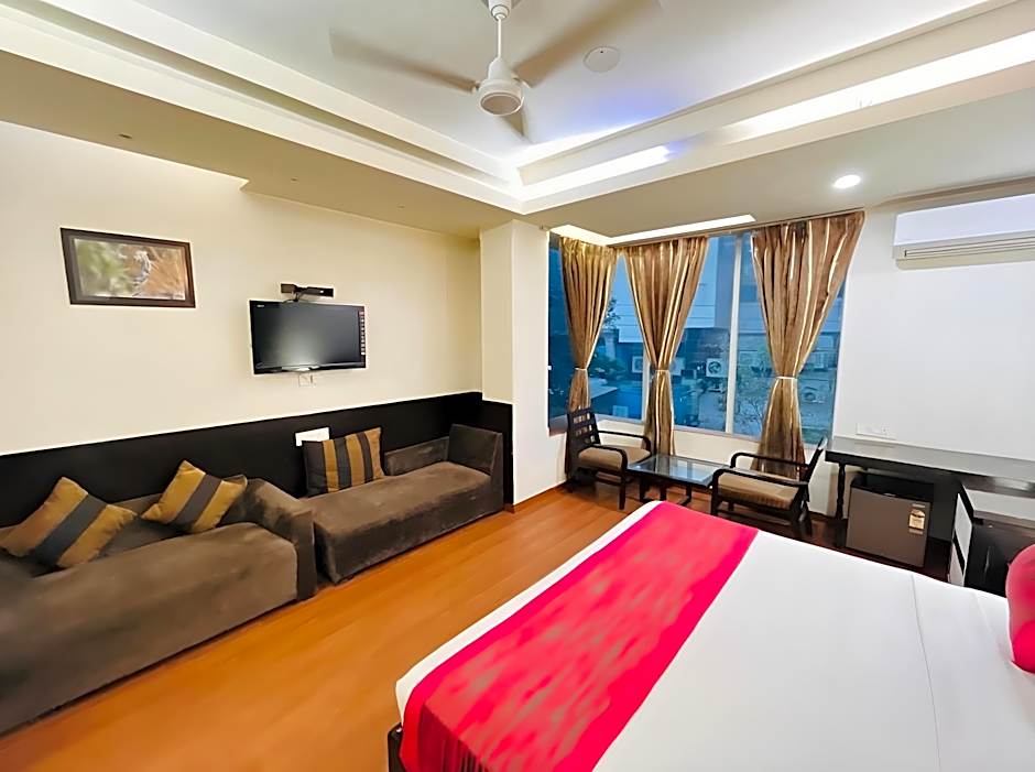 Hotel Anand Retreat Kaushambhi, Ghaziabad