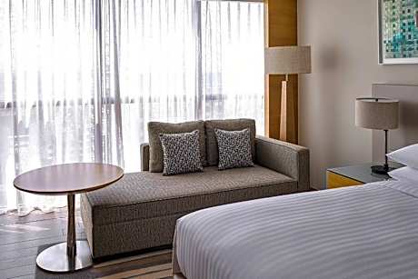 Deluxe King Room with Sea View