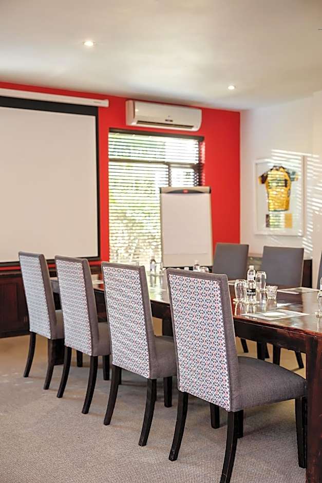 Casterbridge Hollow Boutique Hotel