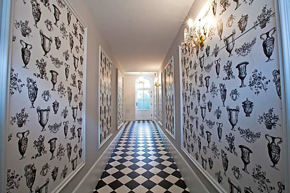 Crystal Suites Chez Helena