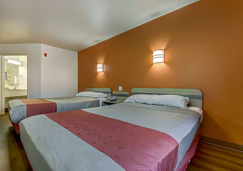 Motel 6-Roseburg, OR