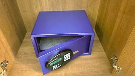 1 Kng 1 Bdrm Ste Comm Mobil Access Tub