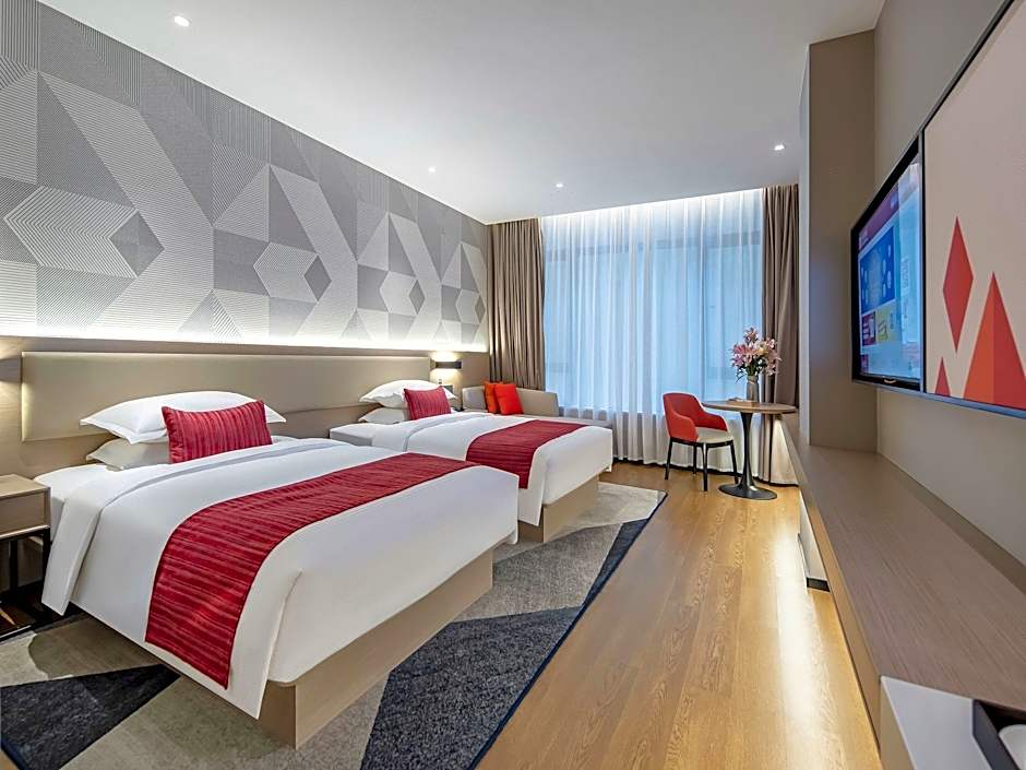 Borrman Hotel Guigang Macaojiang Park High-speed Railway Station