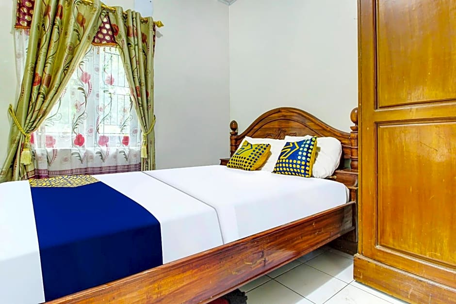 OYO HOMES 91242 Desa Wisata Cibuntu Kuningan Syariah