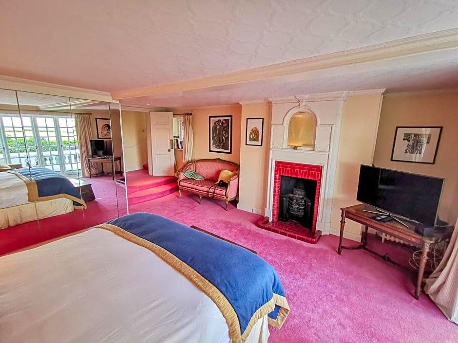 Cedar House Boutique B&B