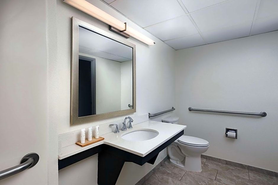 Country Inn & Suites by Radisson Asheville Downtown Tunnel Road
