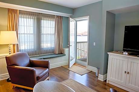 King Suite with Sofa Bed