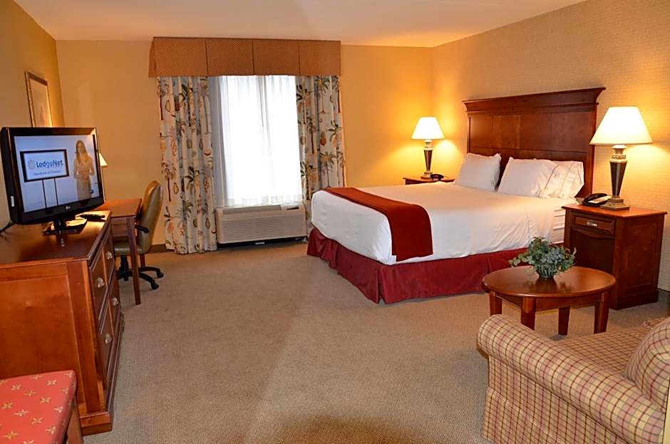 Holiday Inn Express & Suites Bloomington By IHG