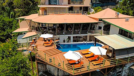 Issimo Suites (Adults Only)