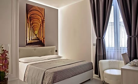 Deluxe Double Room with Shower