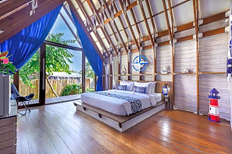 Villa with Garden View