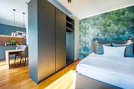 Apartment M - Queen bed and terrace