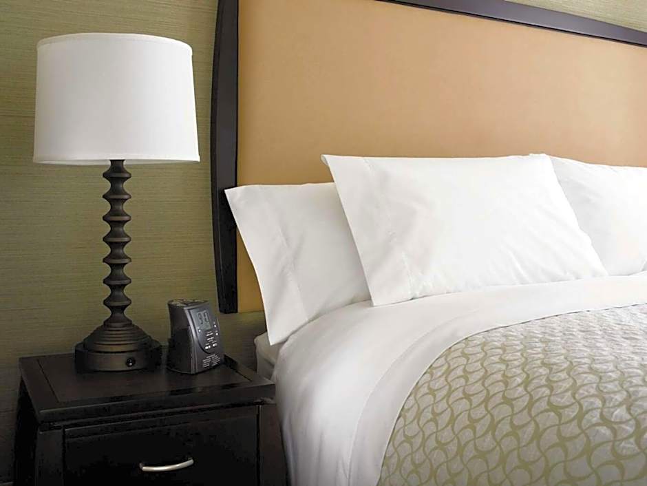Embassy Suites by Hilton Baltimore-At BWI Airport
