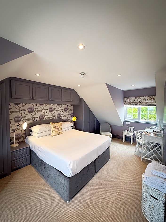 The Crescent Turner Hotel