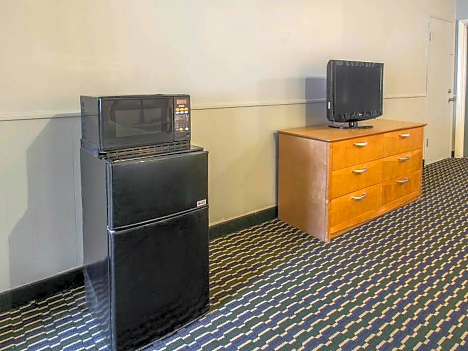 Rodeway Inn & Suites Winter Haven Chain of Lakes