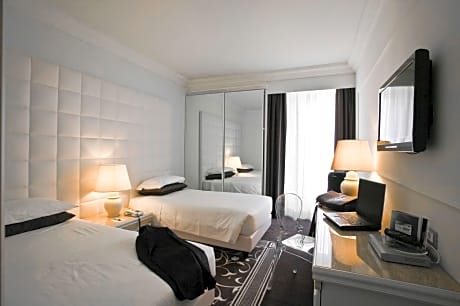 2 SINGLE BEDS,NSMK,COMFRT