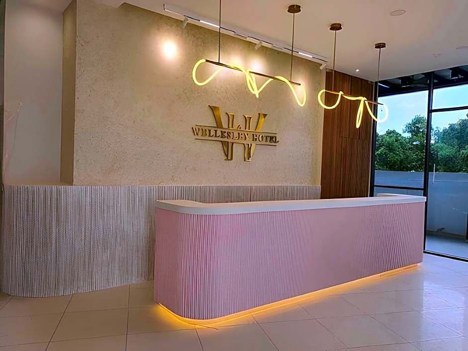 Wellesley Hotel