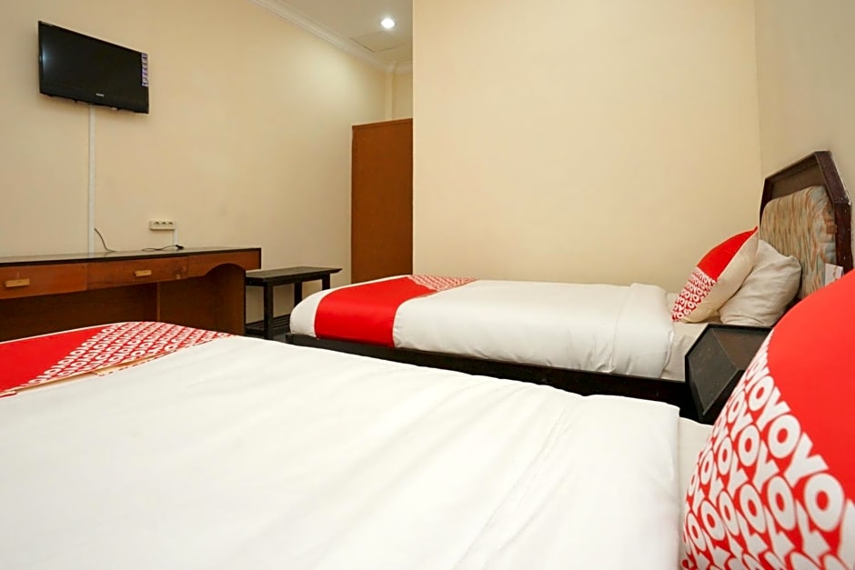 OYO 2003 Female Guest House