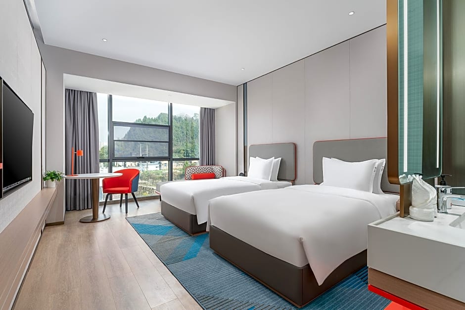 Holiday Inn Express Bazhong Center By IHG