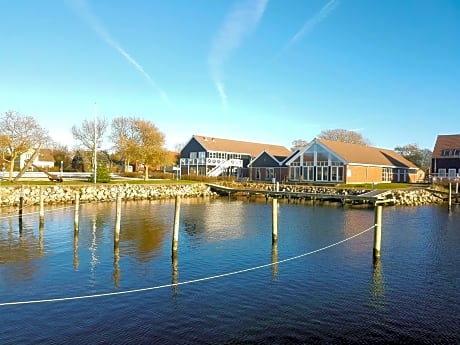 Klintholm Marina Park Cabins