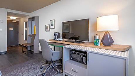 2 Queen Standard Communications Mobility Accessible
