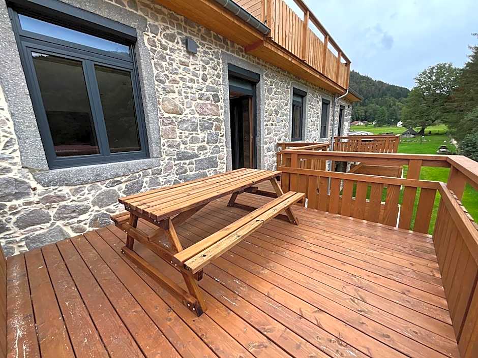 Gite Roche Des Ducs avec Piscine toute l'année, Spa, Sauna, Hammam