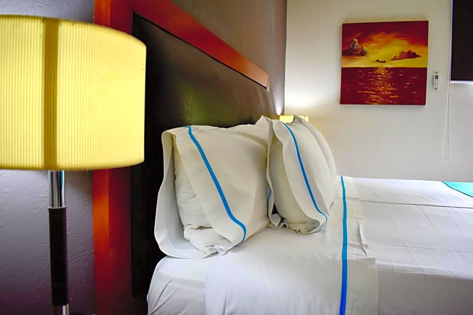 Country Hotel & Suites