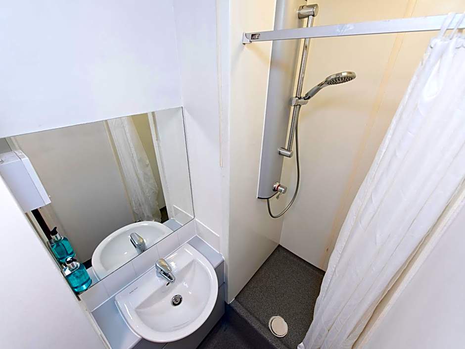 YHA London Thameside