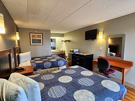 Queen Room with Two Queen Beds - Smoking